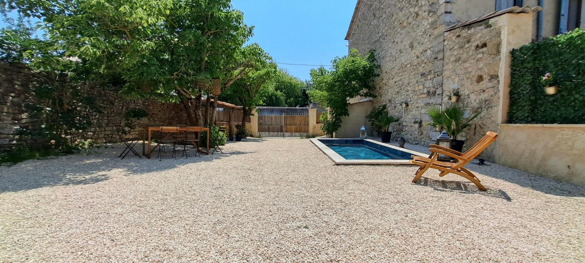 Mazet En Provence Pour 4, Piscine Chauffee Privee, Jardin Clos Prive, Barbecue, Chiens Admis Sainte-Jalle Zewnętrze zdjęcie